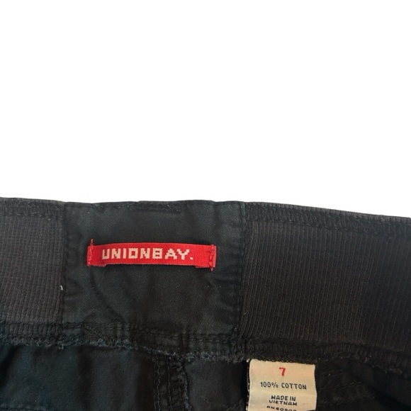 Distressed Holes Unionbay Cropped Cargo Capris Black, Stretch Waist Pant 7 - Picture 12 of 16